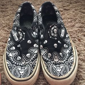 black and white skull bandanna slip on vans!